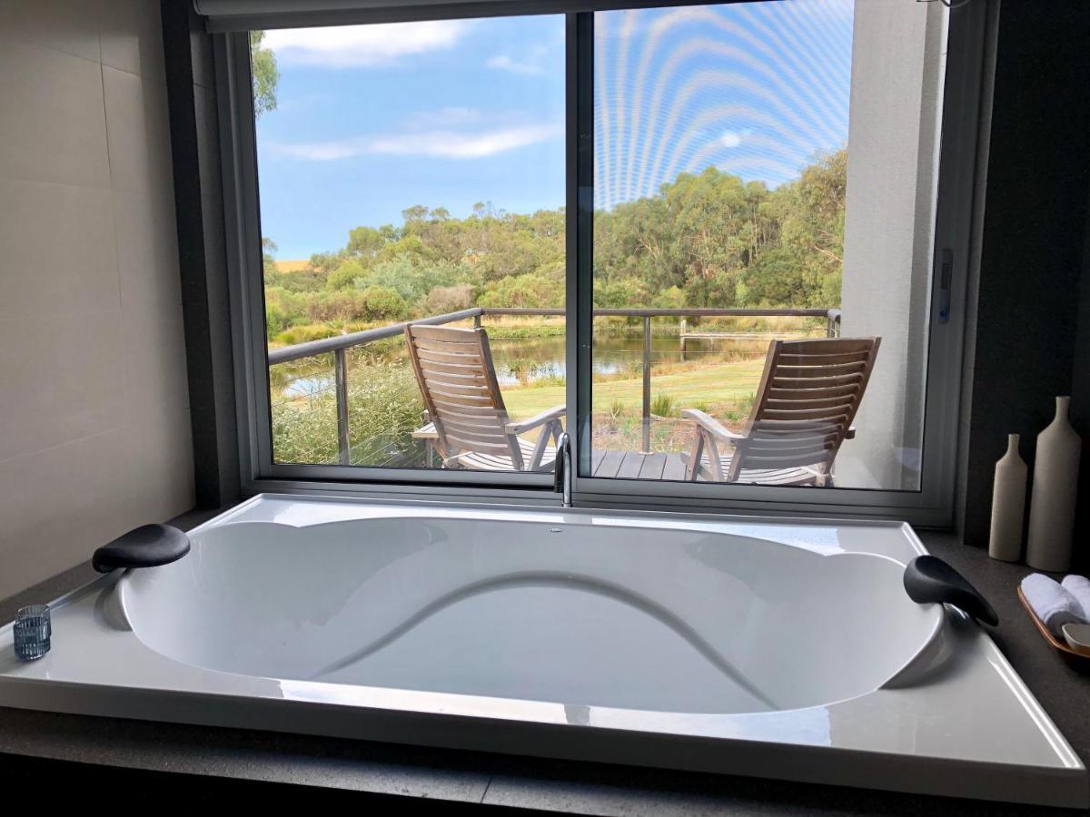 Messmates Luxury Eco Suites อินเวอร์ลอค ภายนอก รูปภาพ